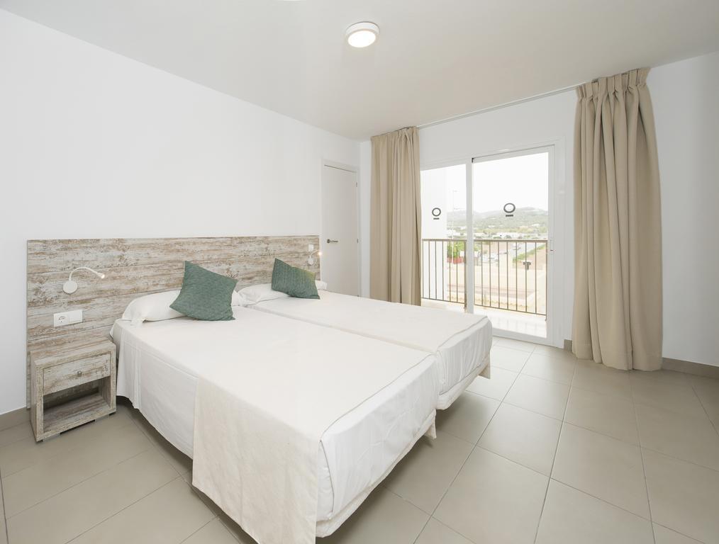Apartamentos Vibra Riviera Sant Antoni de Portmany Exterior foto