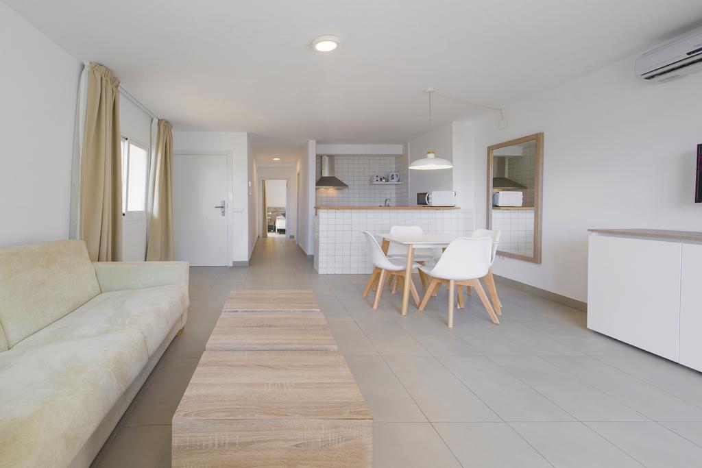 Apartamentos Vibra Riviera Sant Antoni de Portmany Exterior foto
