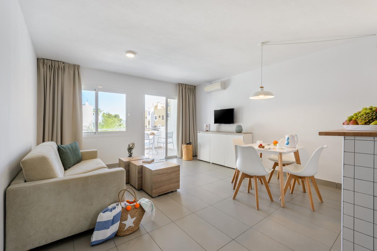 Apartamentos Vibra Riviera Sant Antoni de Portmany Exterior foto